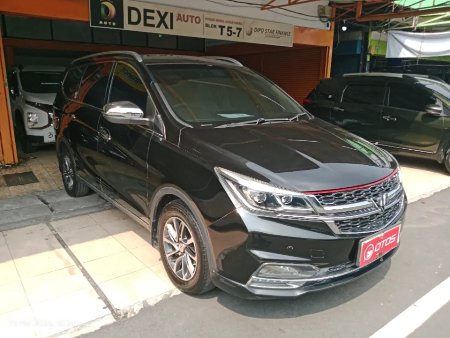 Foto Mobil Bekas Kanan Depan Wuling Cortez 1.5 L T Lux tahun 2022